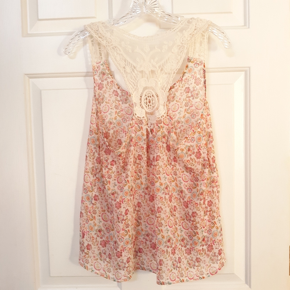 Juniors Sleeveless Top Size M7/9